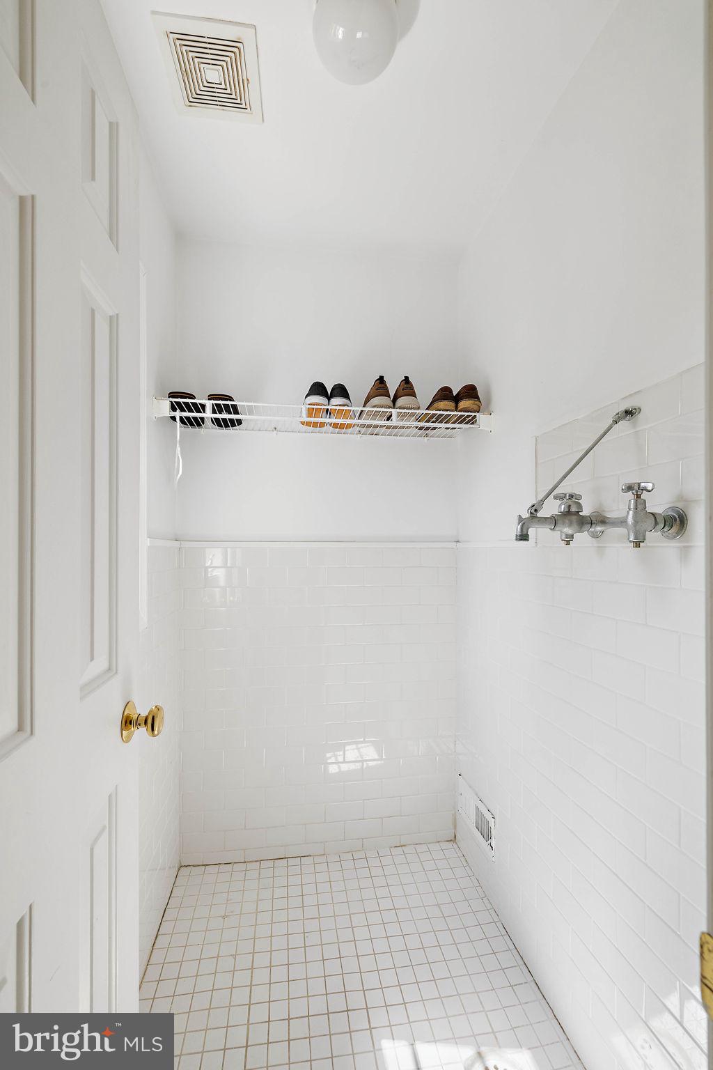 1604 Saint Peters WAY