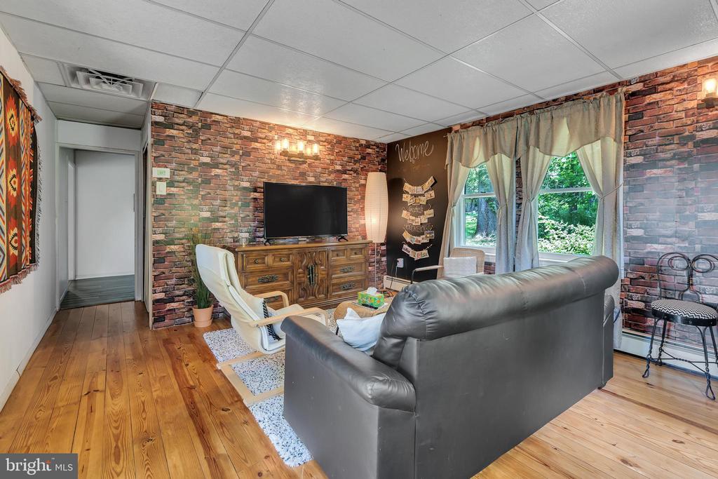 333 Warwick Rd