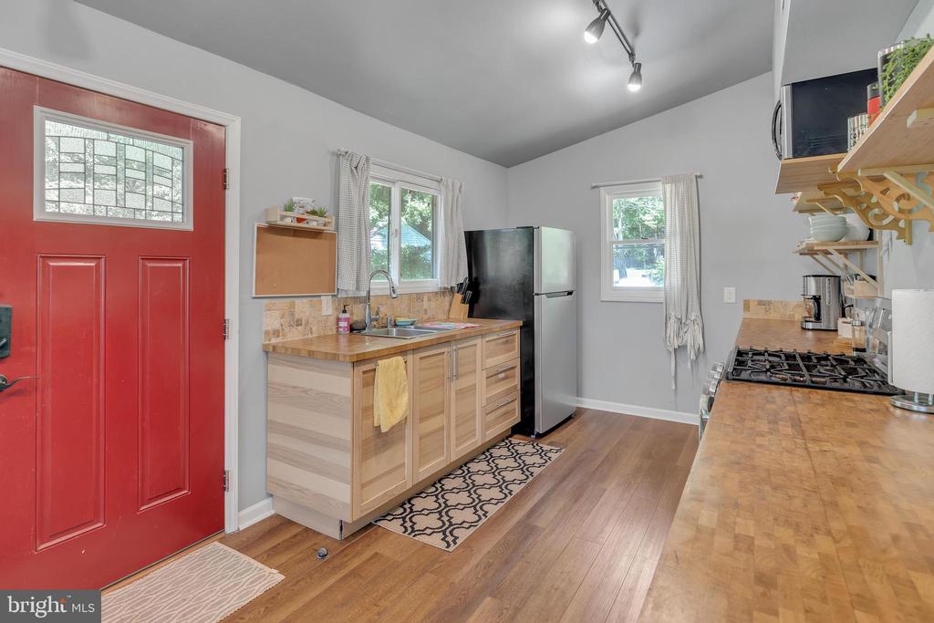 333 Warwick Rd