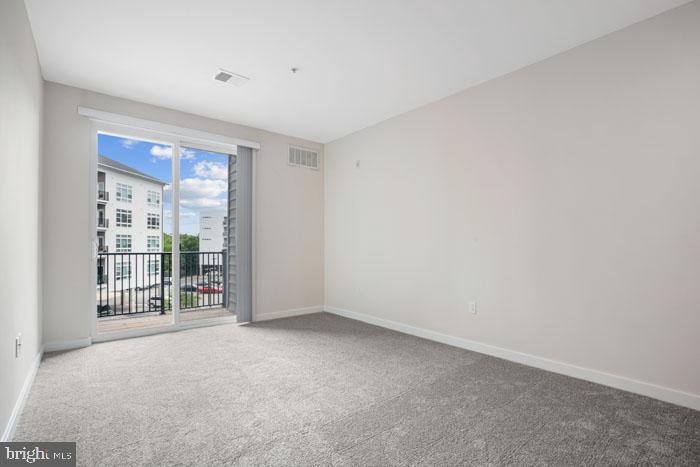 131 BRIDGE ST #3B-1-1414