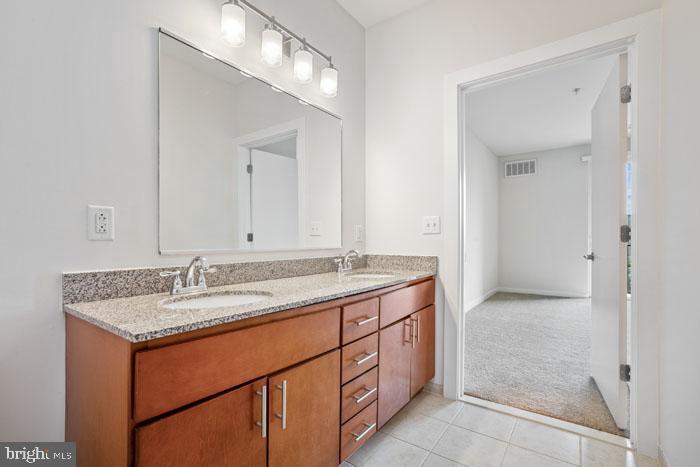 131 BRIDGE ST #1B-1-1327