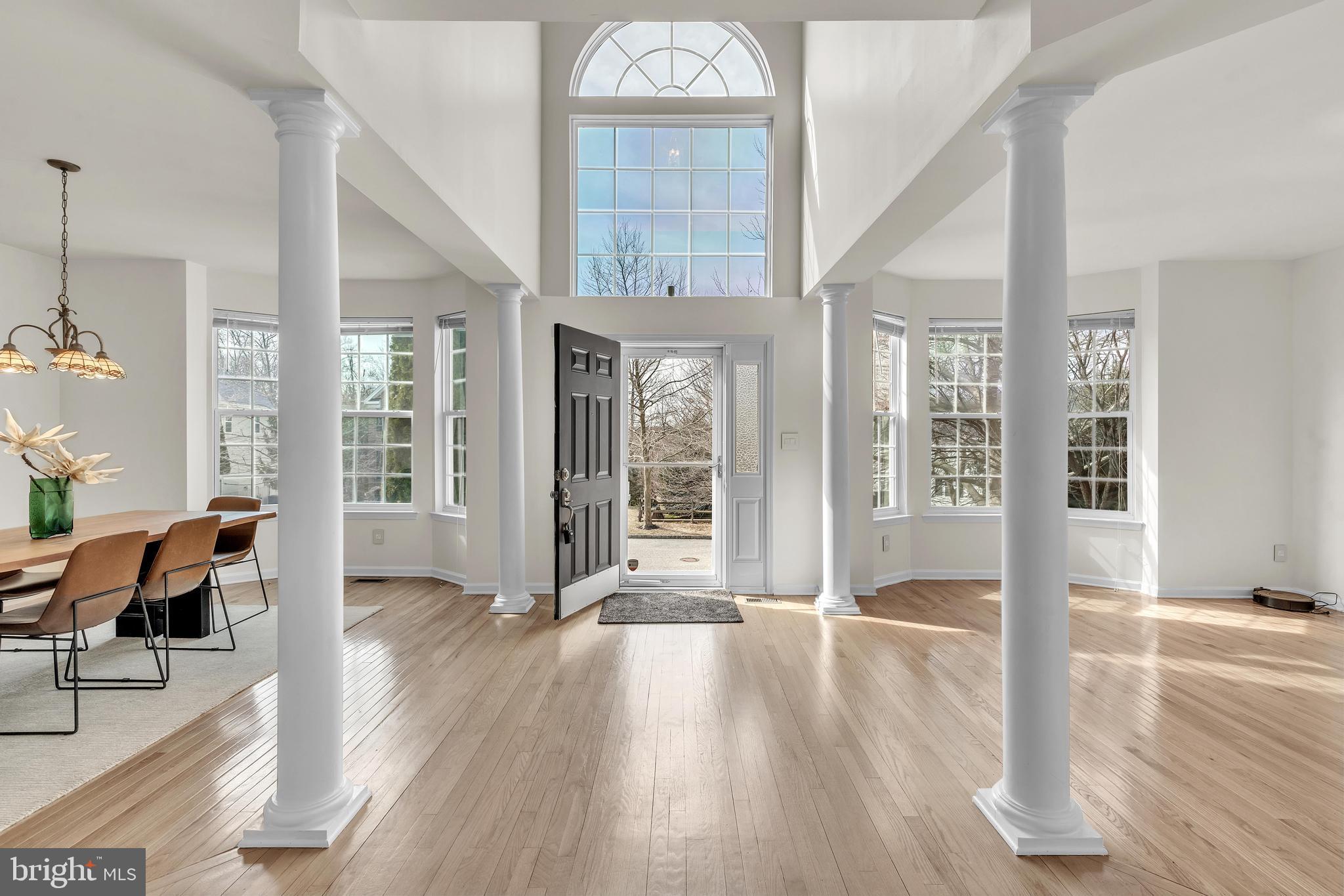 626 Sunderland Ave W