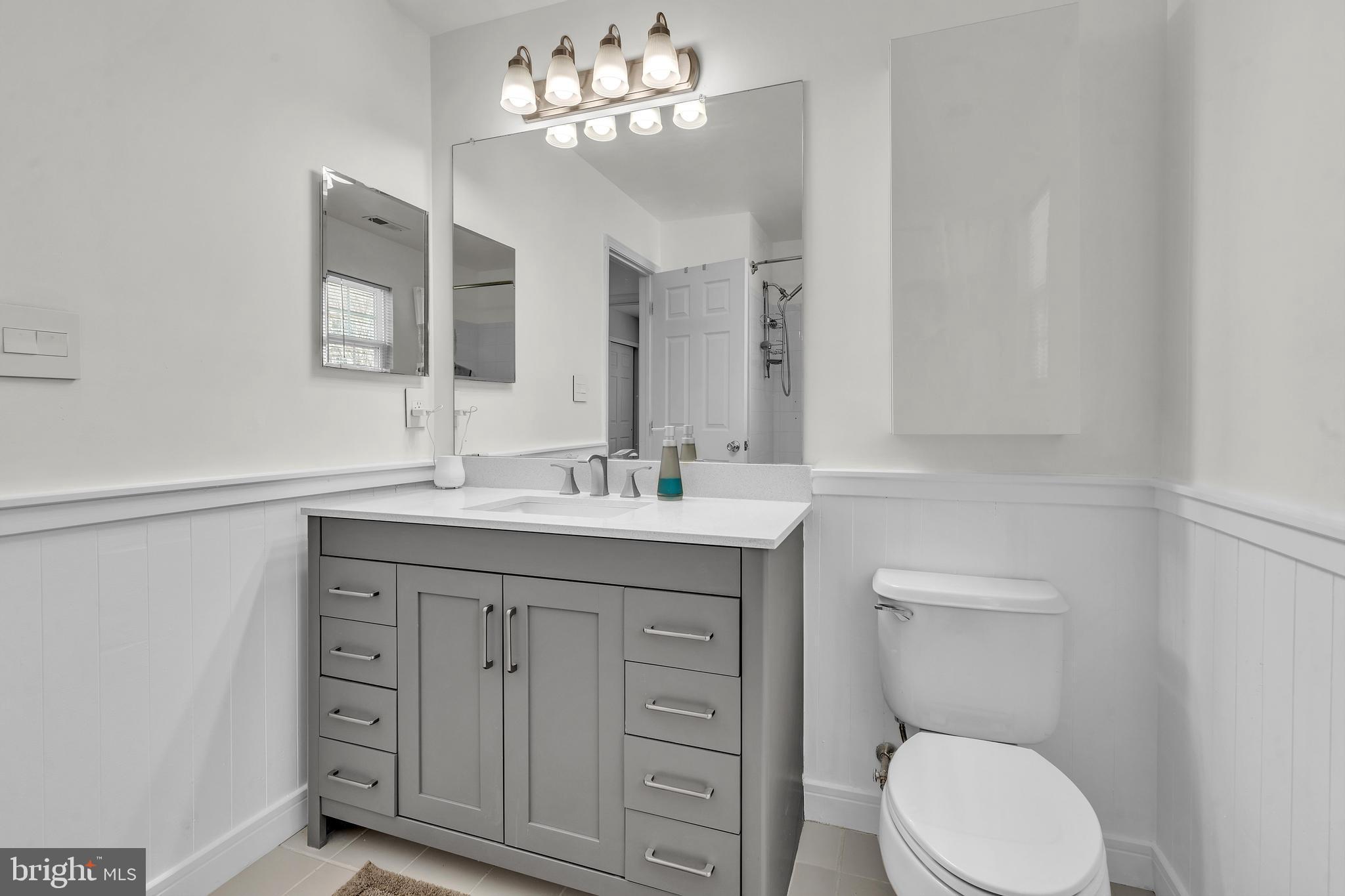 626 Sunderland Ave W