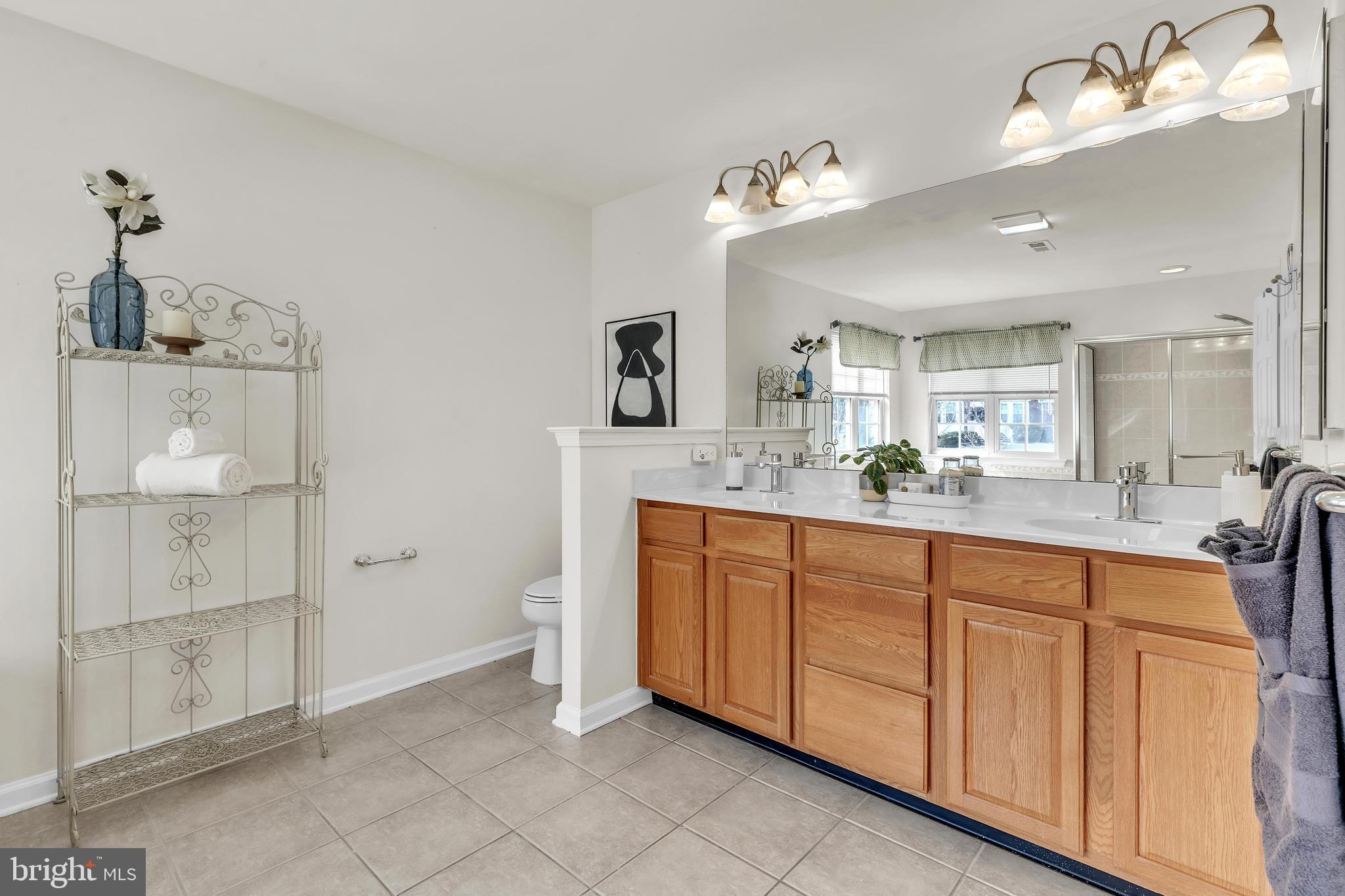 626 Sunderland Ave W