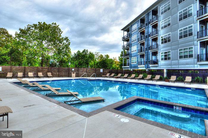 131 BRIDGE ST #1B-2-2404