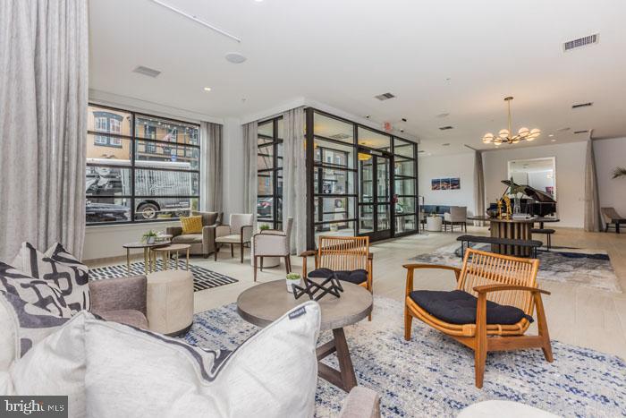131 BRIDGE ST #1B-1-1317