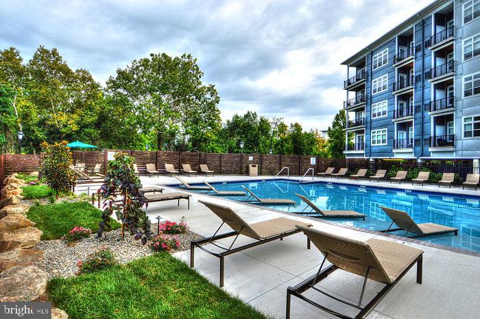 131 BRIDGE ST #1B-1-1222