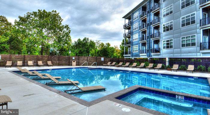 131 BRIDGE ST #1B-2-2422