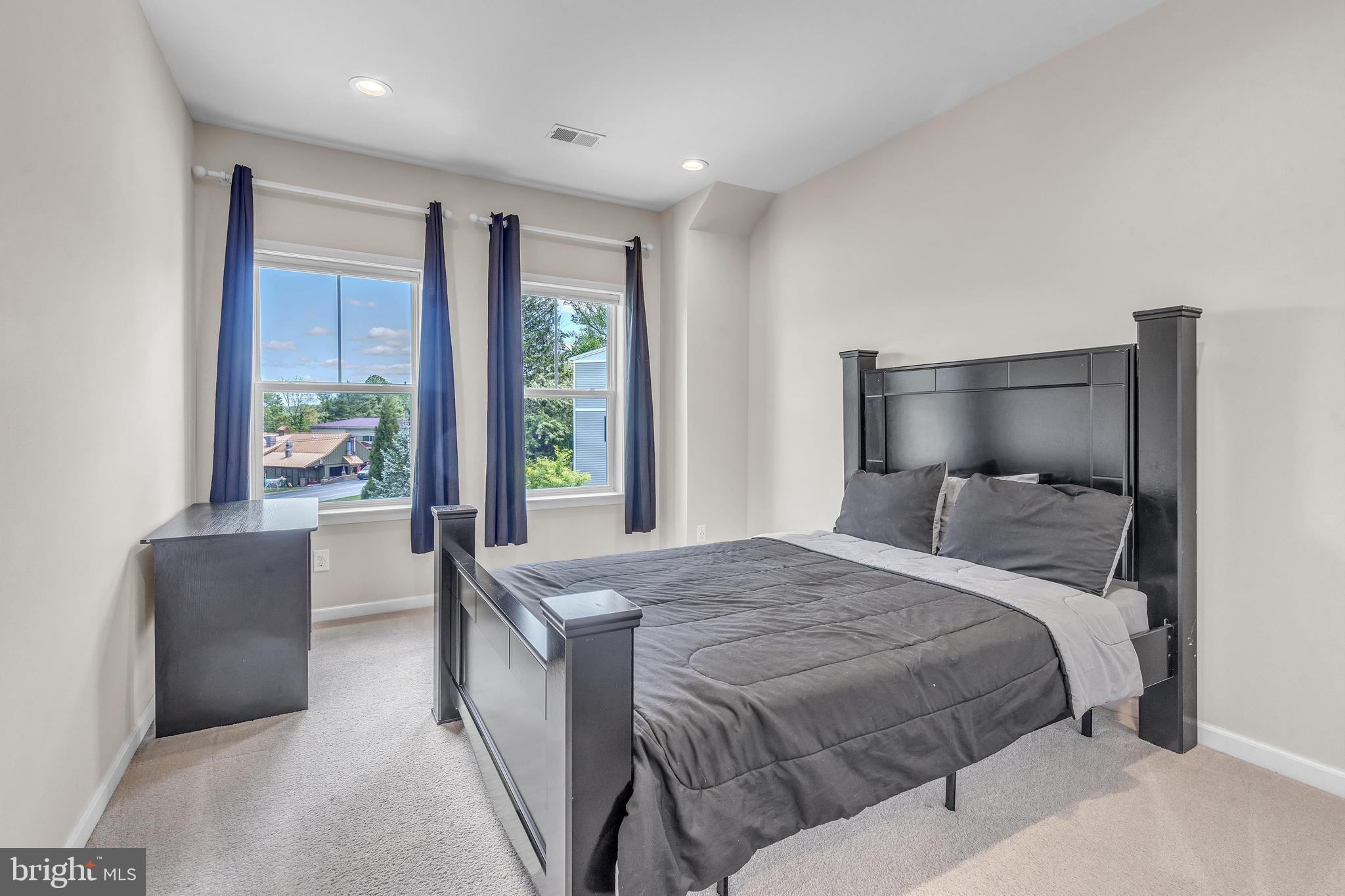 4 NEW COUNTRYSIDE DRIVE