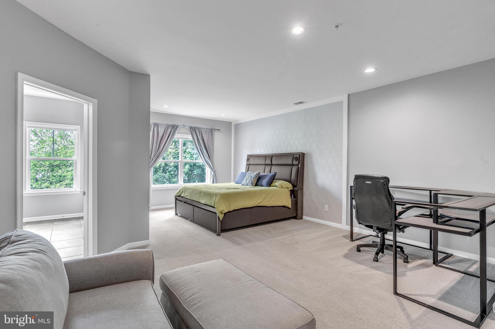 4 NEW COUNTRYSIDE DRIVE