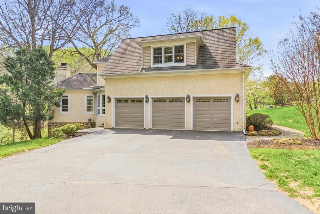 310 BUTTONWOOD ROAD