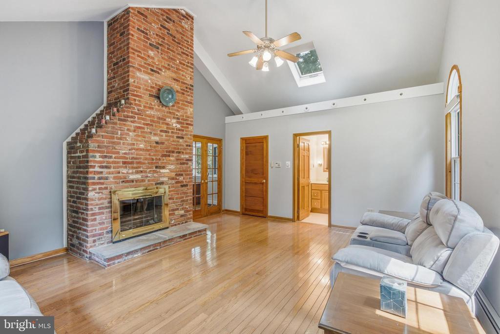 1023 MILLSTREAM DRIVE