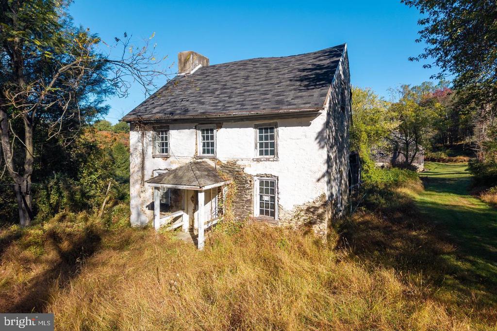 2275 STRASBURG ROAD