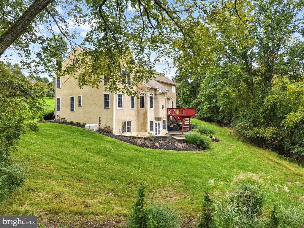 904 VICTORIA COURT
