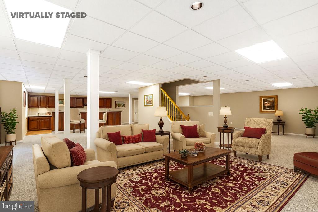 904 VICTORIA COURT