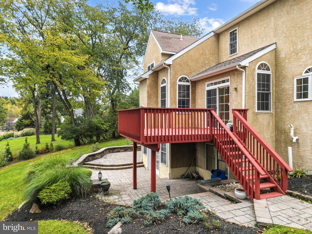 904 VICTORIA COURT