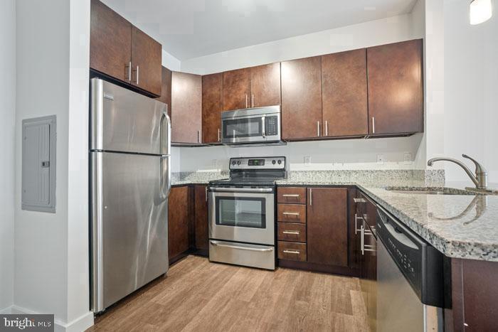 131 BRIDGE STREET Unit: 1414