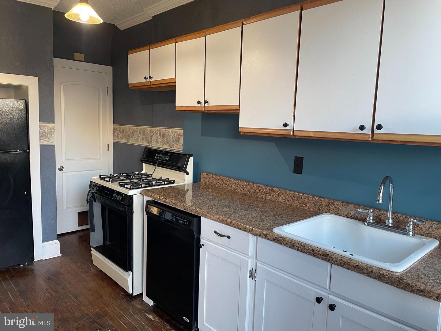 109 LAFAYETTE AVENUE