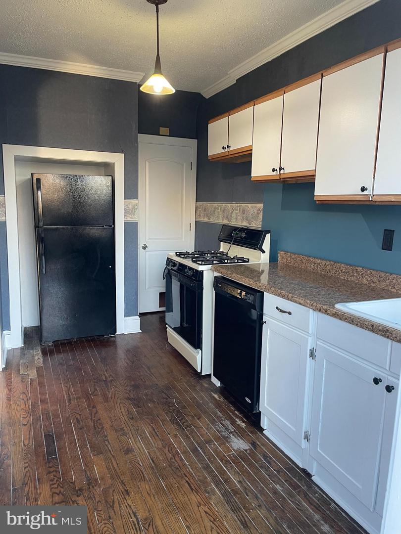 109 LAFAYETTE AVENUE