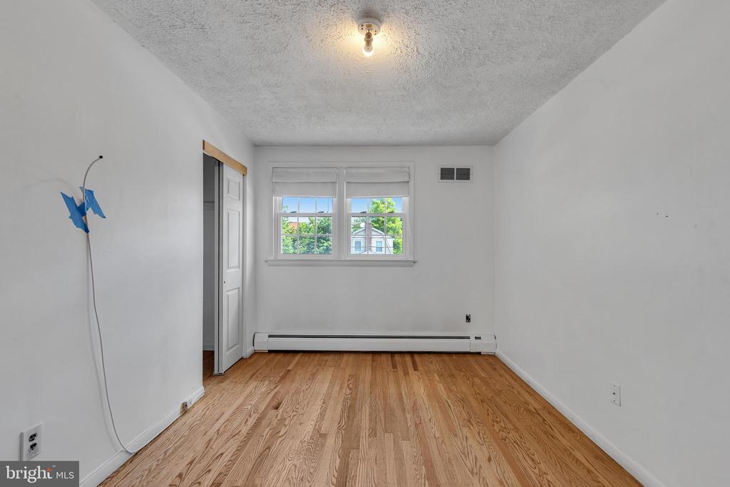 244 W Ridley Ave