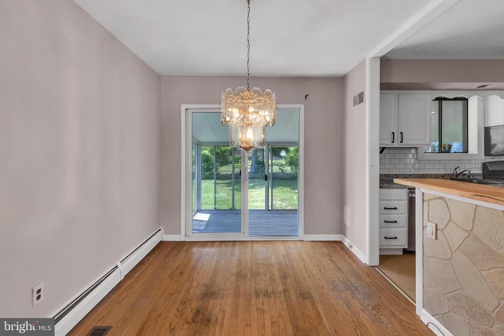 244 W Ridley Ave