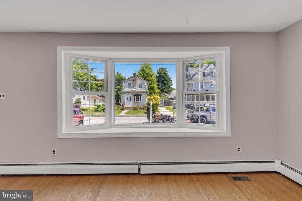 244 W Ridley Ave