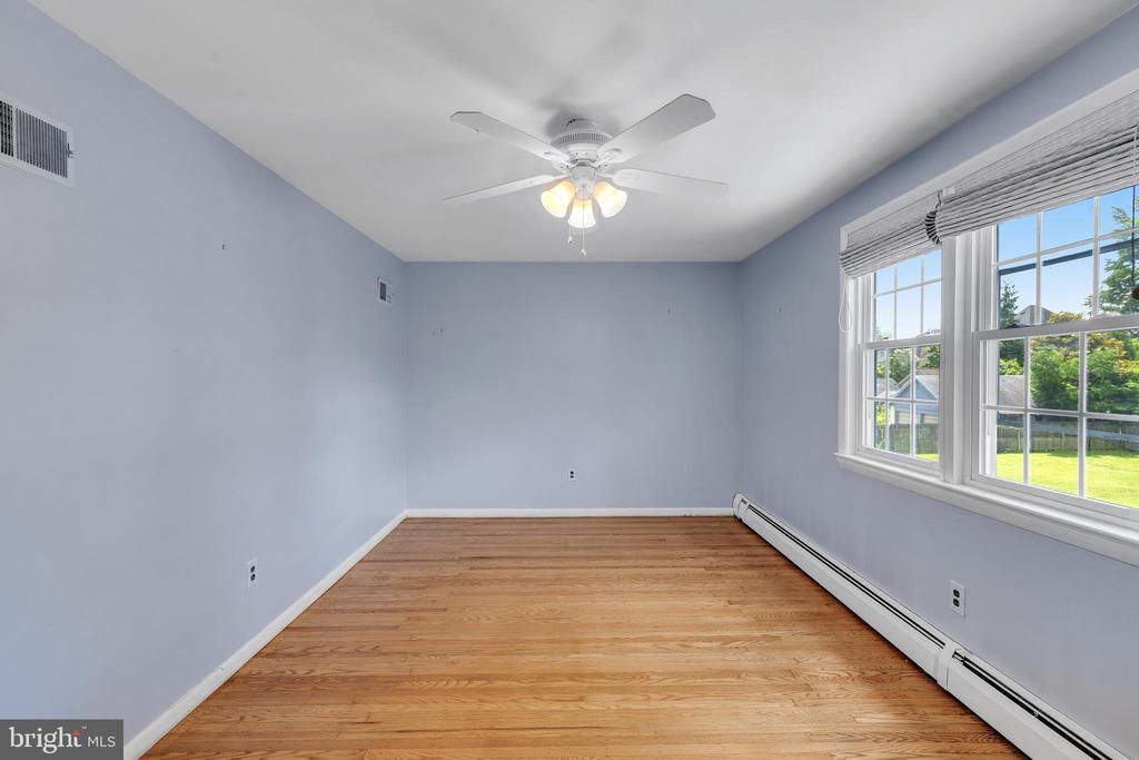 244 W Ridley Ave