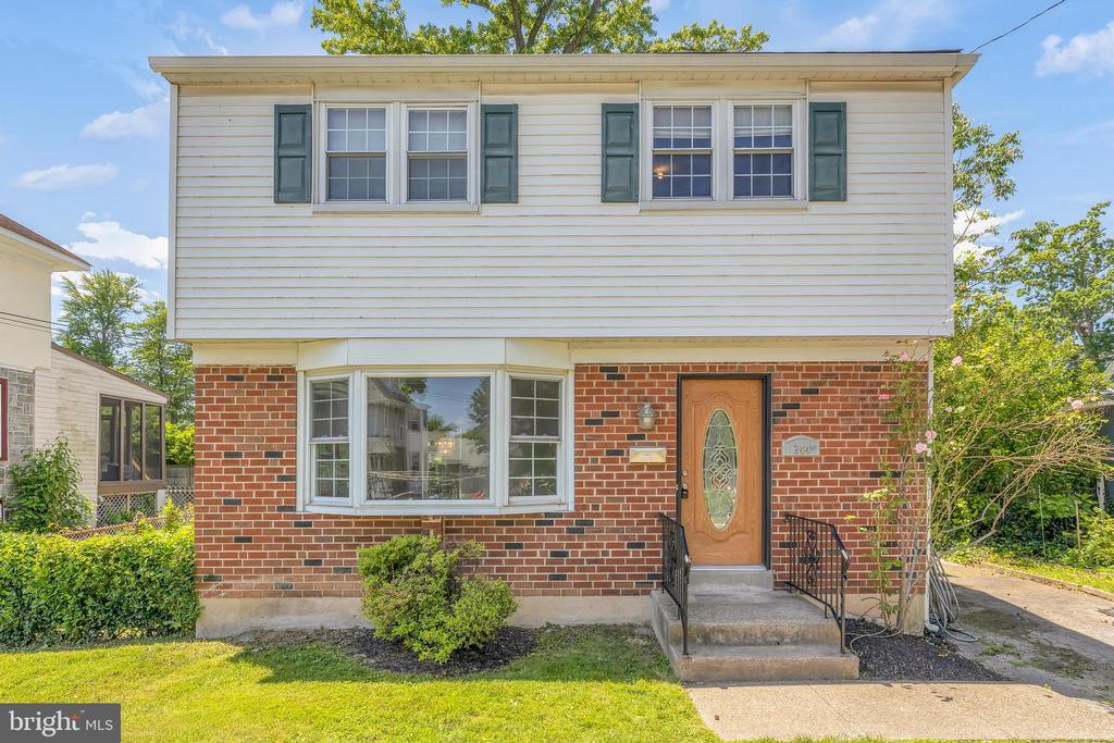 244 W Ridley Ave