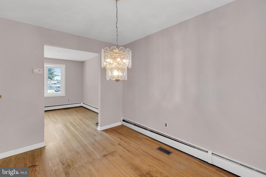 244 W Ridley Ave