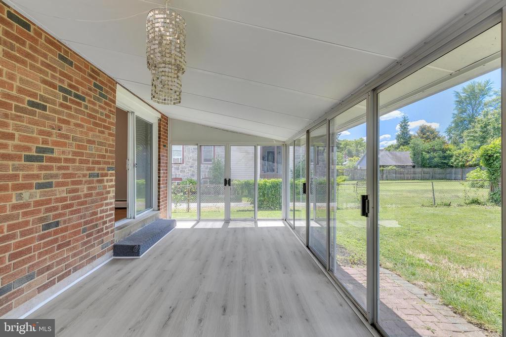244 W Ridley Ave