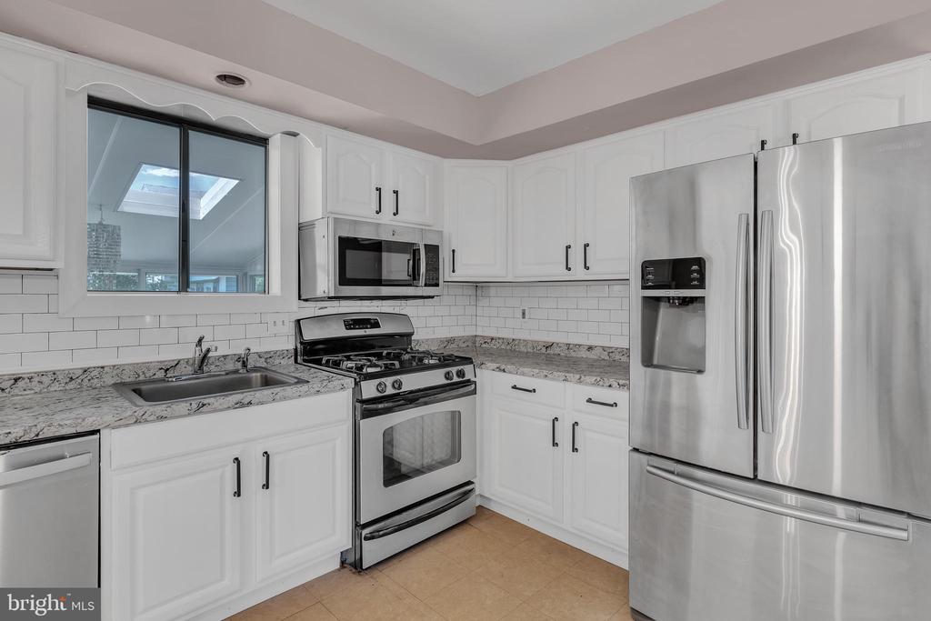 244 W Ridley Ave