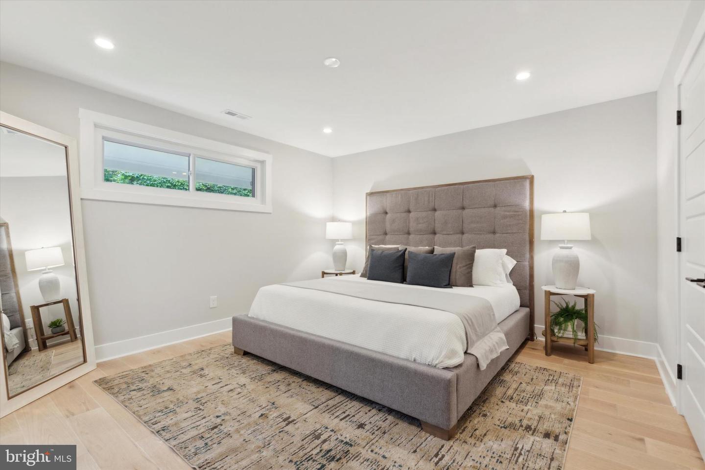 104 FURLONG AVE