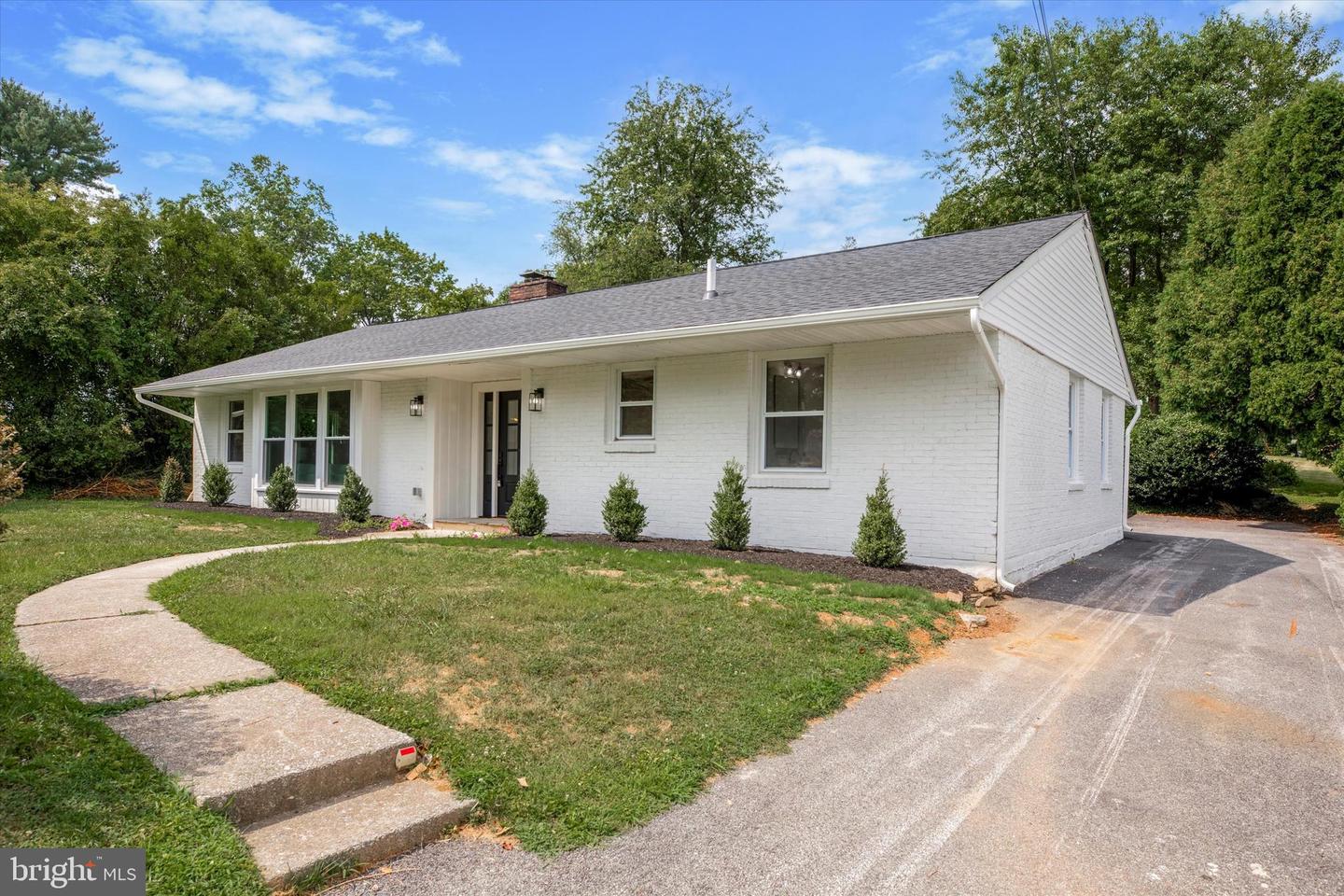 104 FURLONG AVE