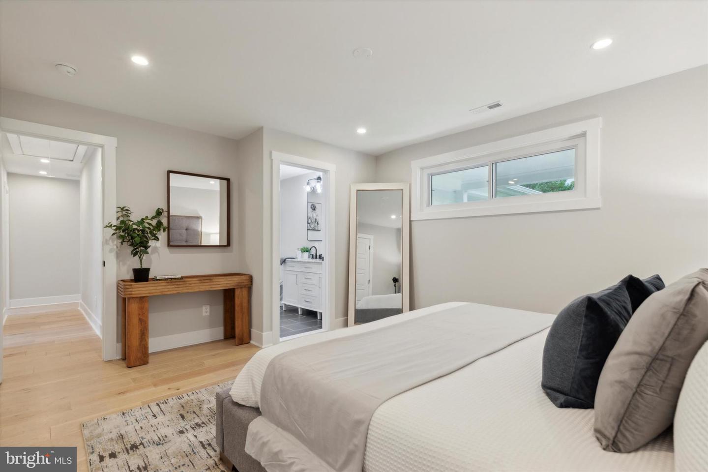 104 FURLONG AVE