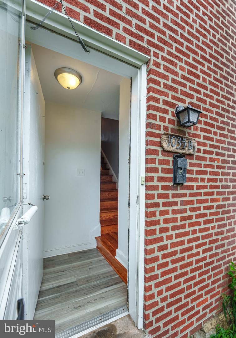 1035 COBBS ST #B
