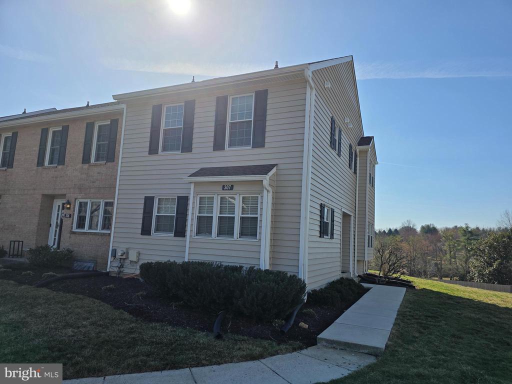 307 MEADOW CT #307