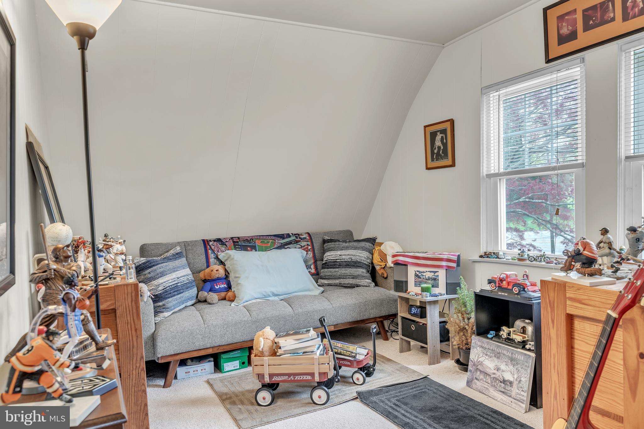 29 S New Middletown Rd