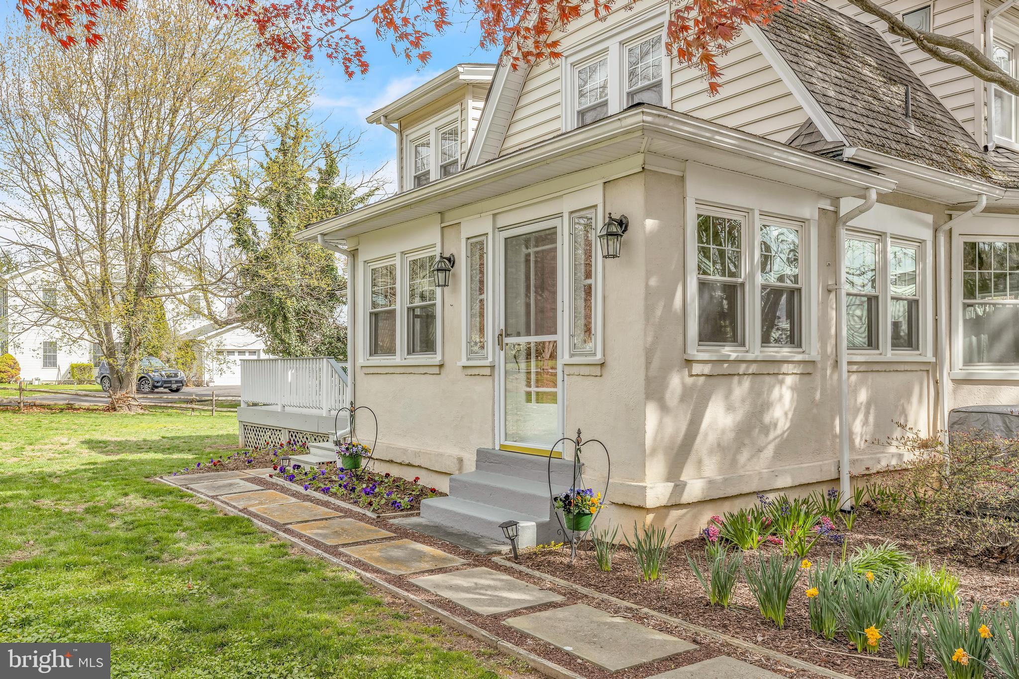 29 S New Middletown Rd