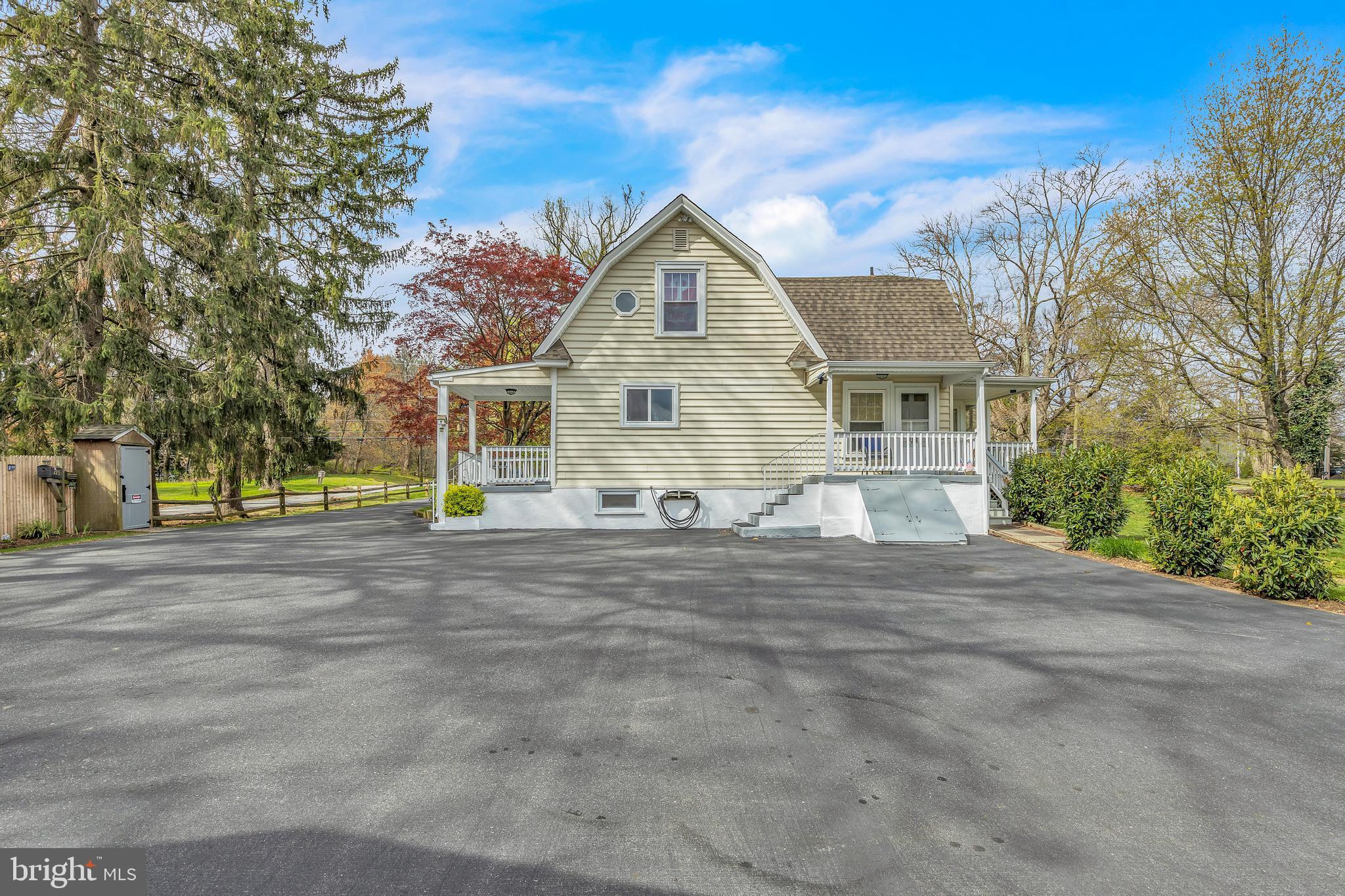 29 S New Middletown Rd