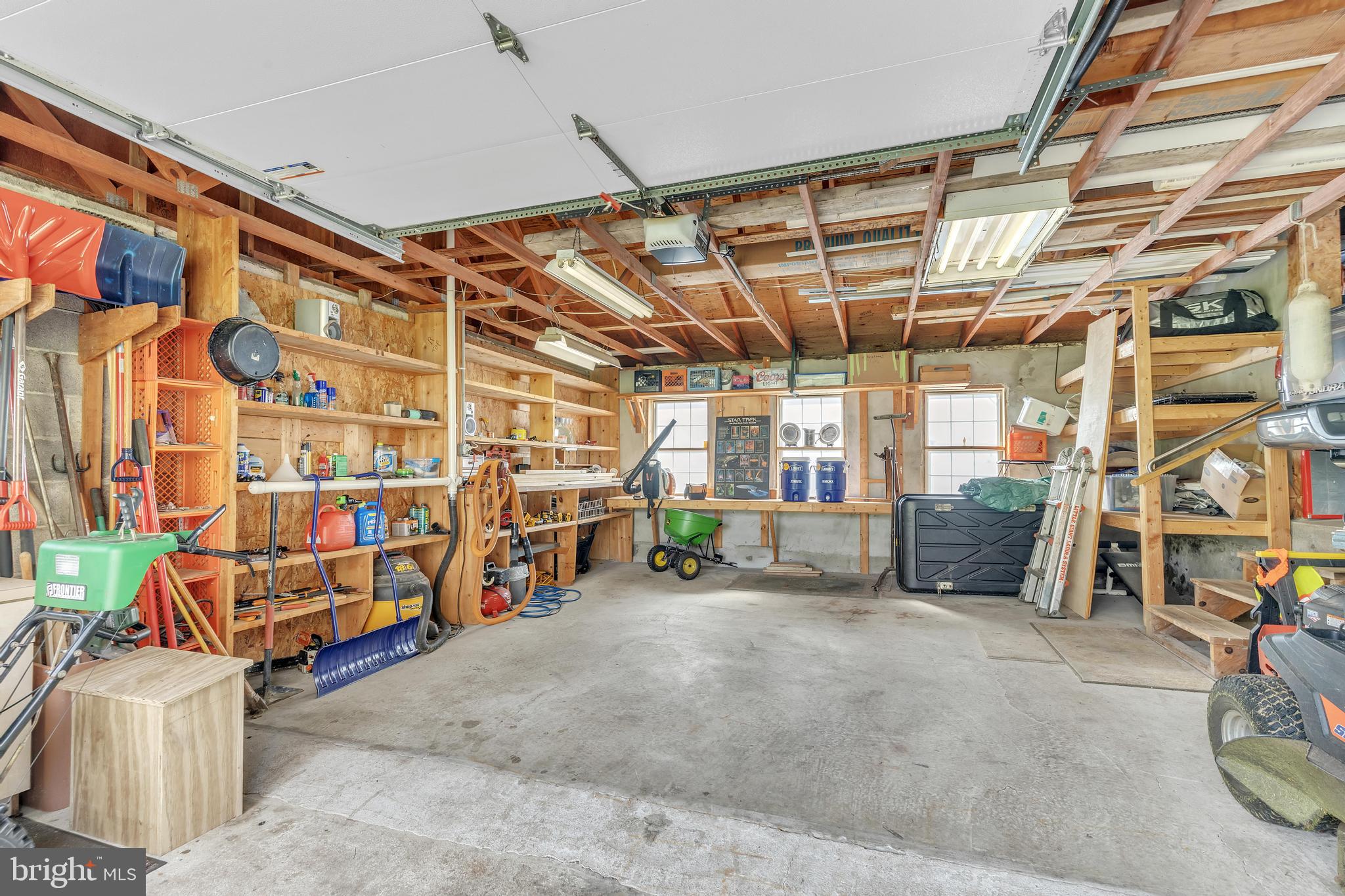 29 S New Middletown Rd