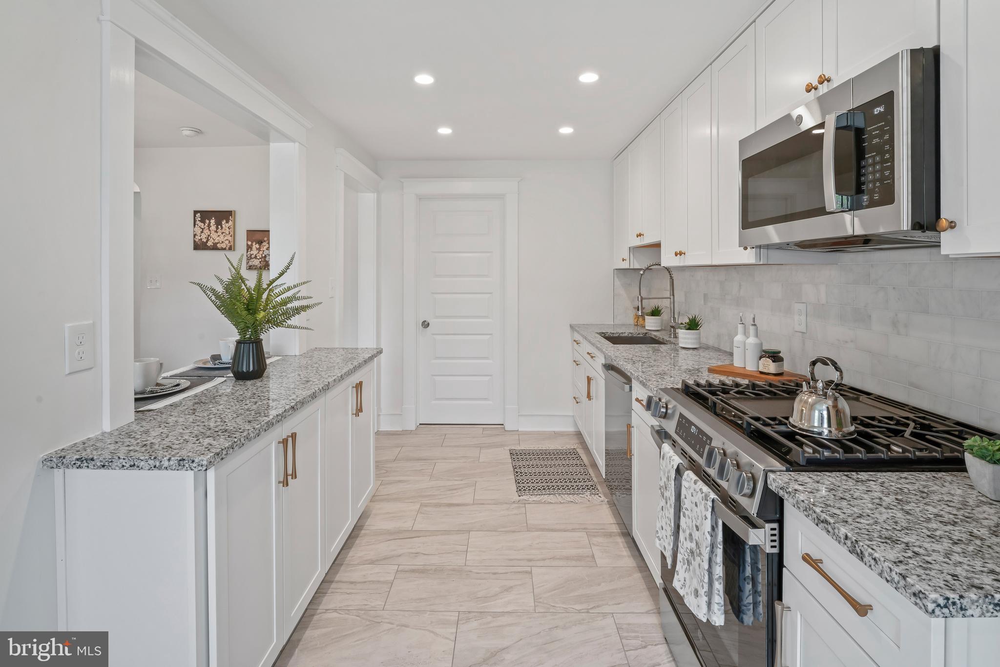 615 Jansen Ave