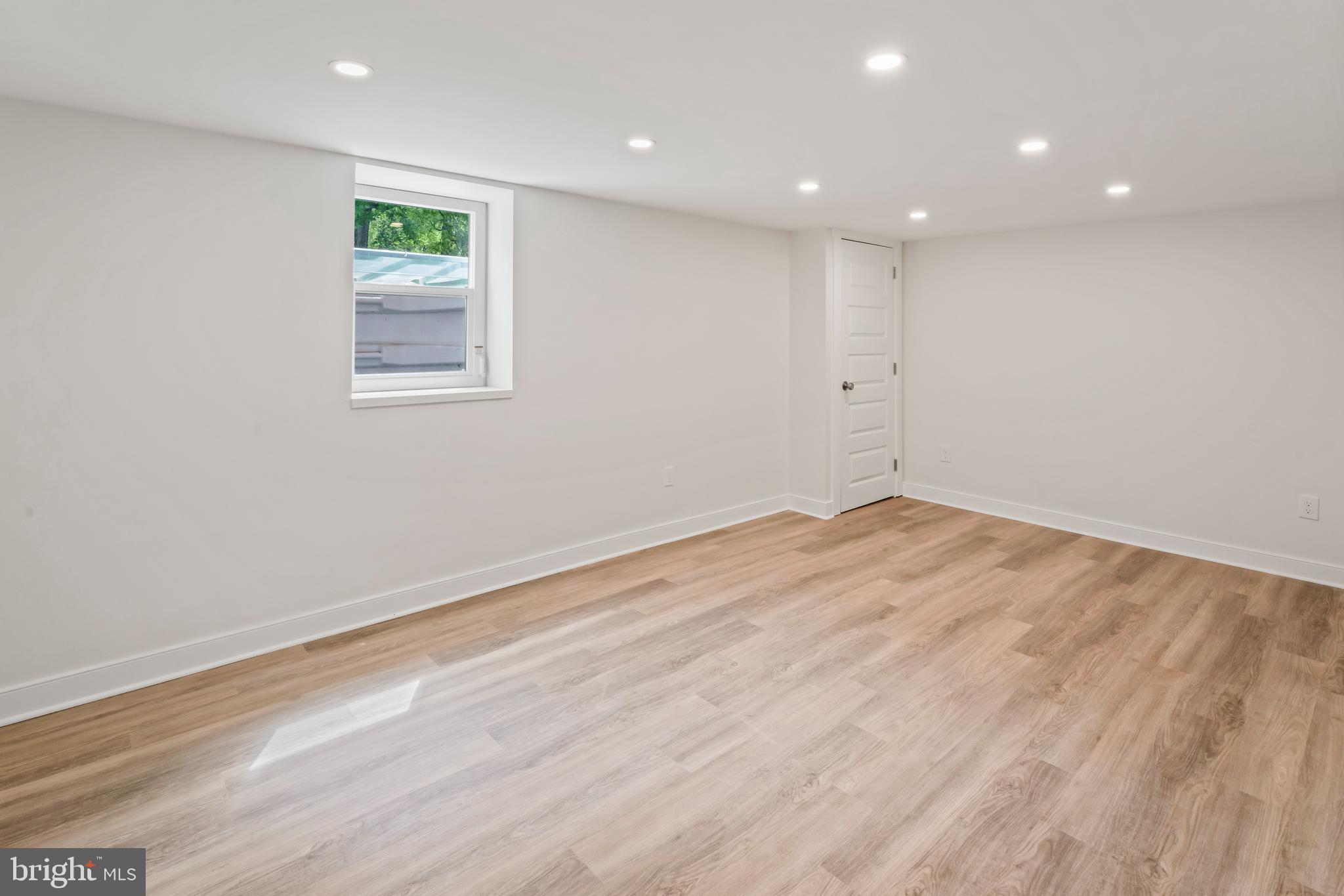 615 Jansen Ave