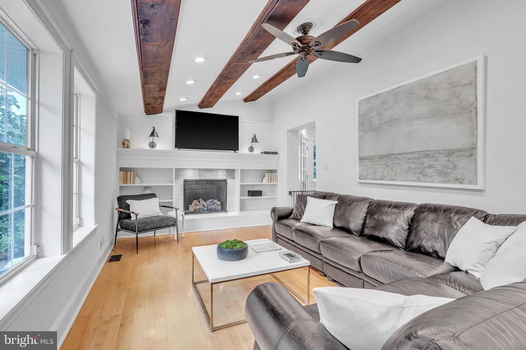 306 Gorsuch St #100