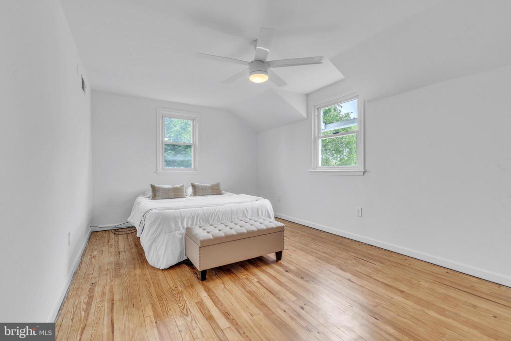 306 Gorsuch St #100