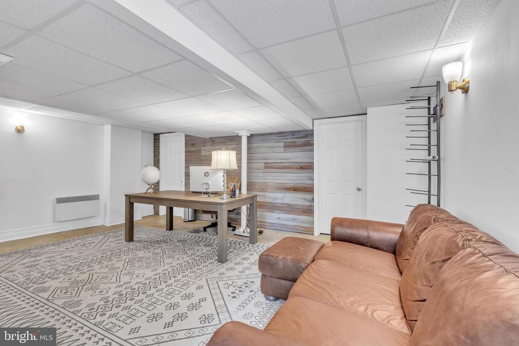 306 Gorsuch St #100
