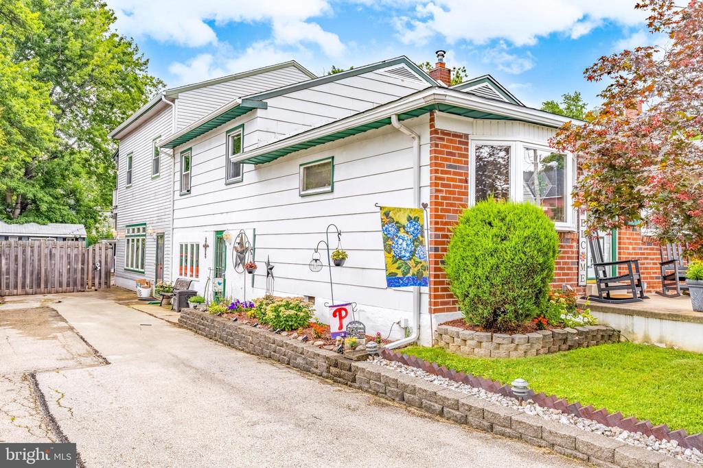 1631 Holmes Ave
