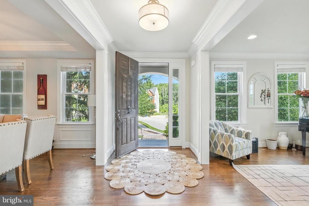 24 Oakmont Cir