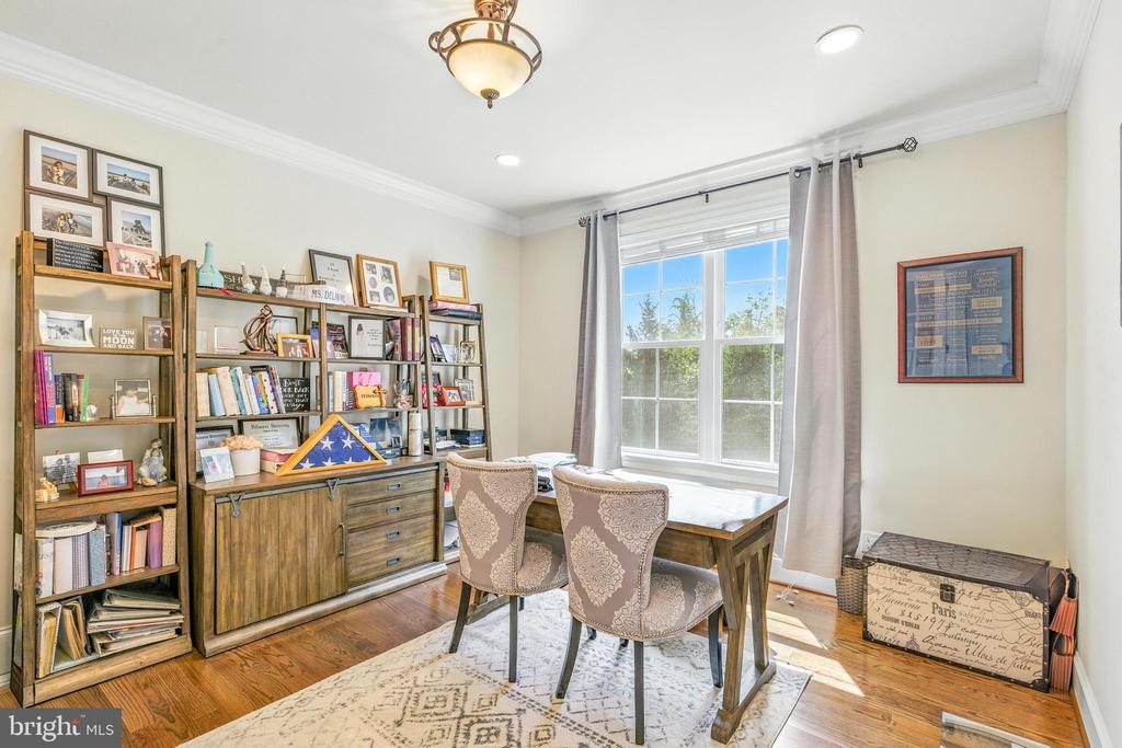 24 Oakmont Cir
