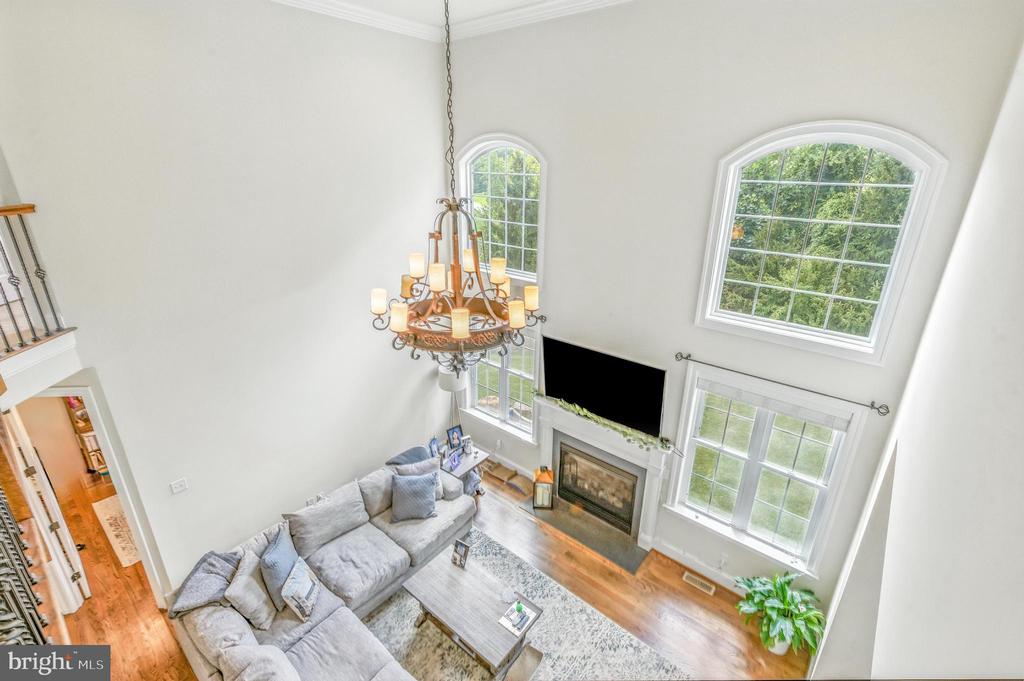 24 Oakmont Cir