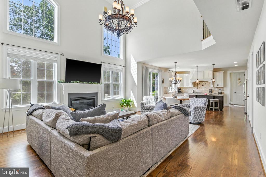 24 Oakmont Cir